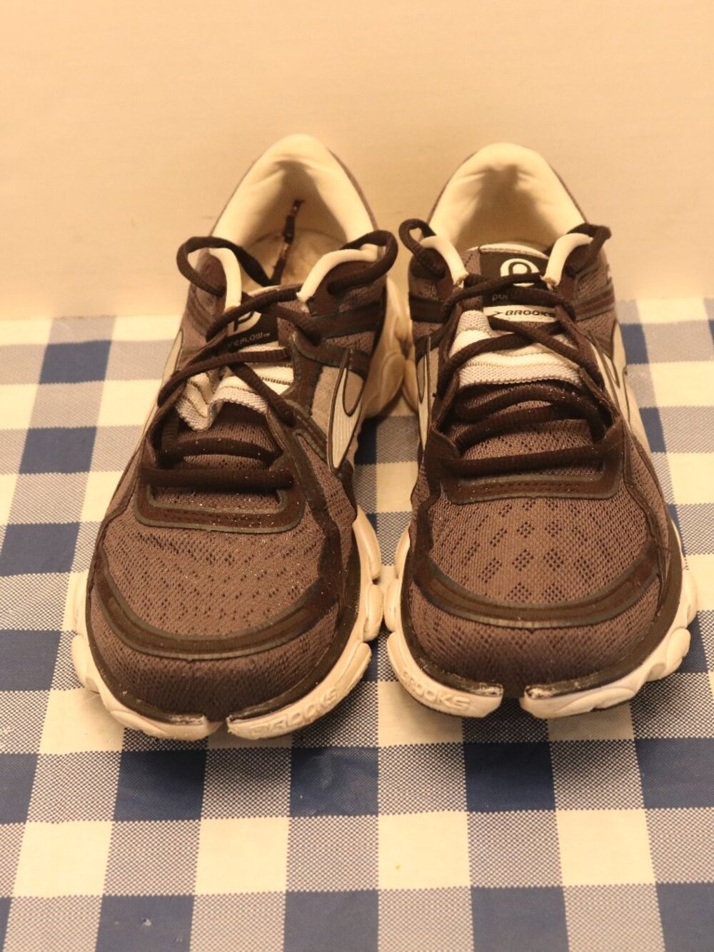 Brooks Pure Flow Lace Up Sneakers Size 9 S/N 12010B125